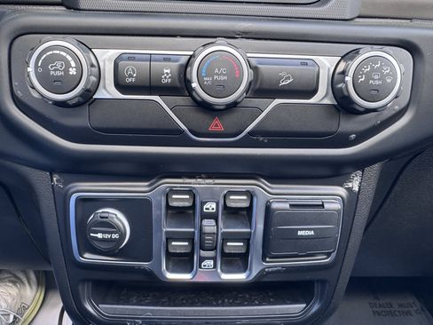 Used 2020 Jeep Wrangler Unlimited Sport S AWD/4WD image 29