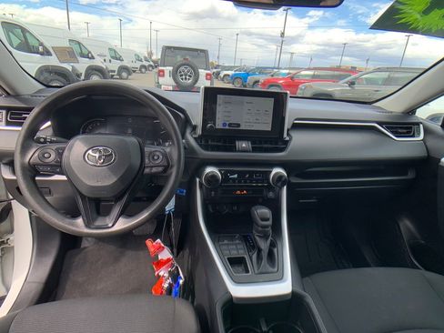 Used 2024 Toyota RAV4 LE AWD/4WD image 13