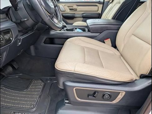 Used 2019 RAM 1500 Limited AWD/4WD image 9
