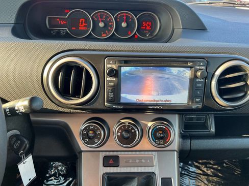 Used 2015 Scion xB image 30
