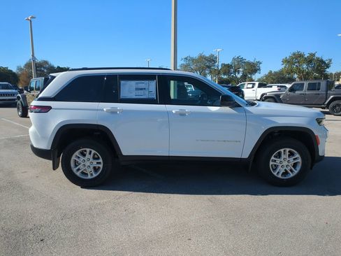 New 2025 Jeep Grand Cherokee Laredo w/ MOPAR Finishing Package image 4