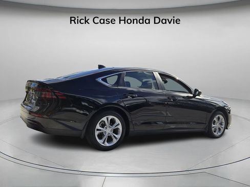 Certified 2025 Honda Accord LX image 6