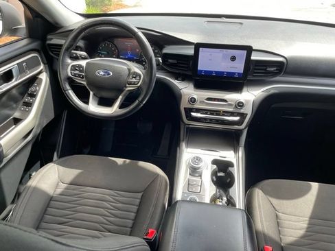 Certified 2020 Ford Explorer XLT w/ Comfort Package AWD/4WD image 9