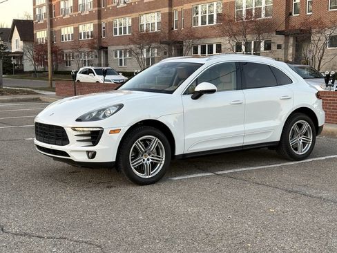 Used 2015 Porsche Macan S image 3