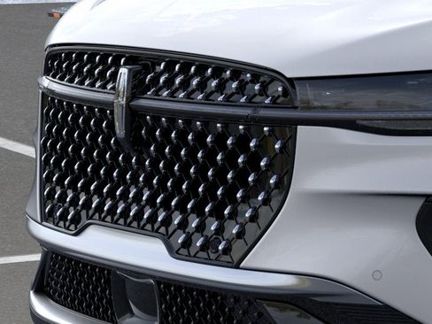 New 2026 Lincoln Nautilus Premier AWD/4WD image 17