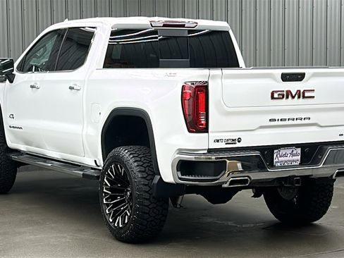 Used 2023 GMC Sierra 1500 SLT image 3