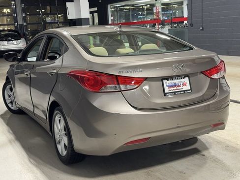Used 2013 Hyundai Elantra GLS w/ Preferred Pkg image 14