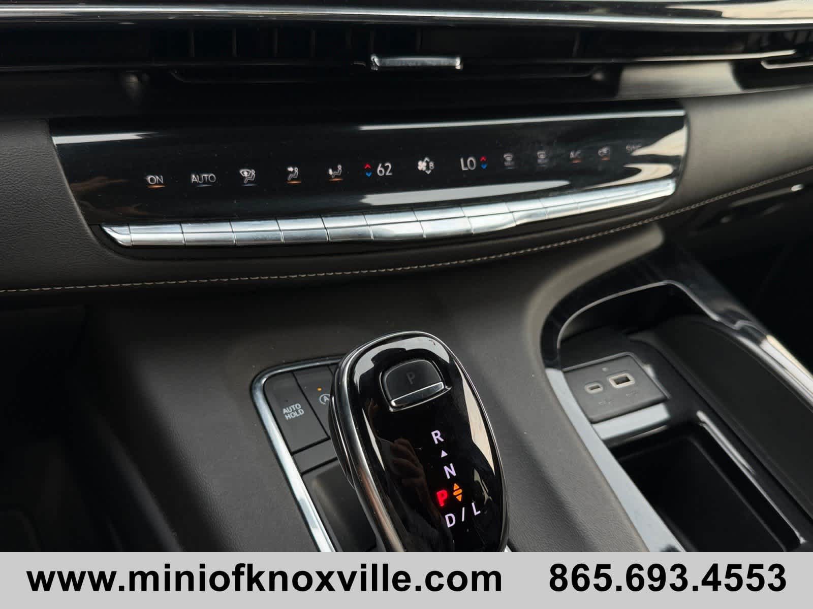 Used 2024 Cadillac Escalade Sport AWD/4WD image 32