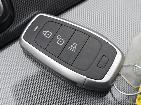 Used 2023 Hyundai Santa Fe SEL w/ Premium Package image 33