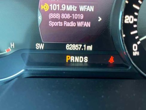 Used 2016 Lincoln MKX Reserve w/ Cargo Accessories Package image 8