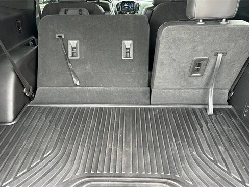 Used 2022 Chevrolet Traverse LT image 10