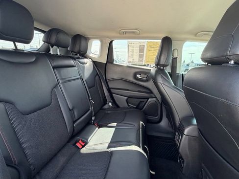 Used 2018 Jeep Compass Trailhawk w/ Popular Equipment Group AWD/4WD image 13