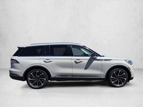 Used 2020 Lincoln Aviator Reserve w/ Equipment Group 202A AWD/4WD image 4
