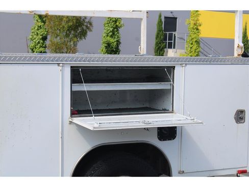 Used 2001 Ford F350 2WD SuperCab DRW Super Duty image 24