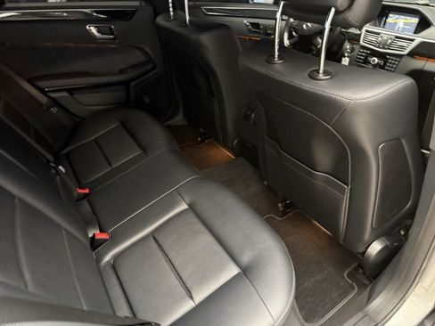 Used 2010 Mercedes-Benz E 350 4MATIC Sedan image 22