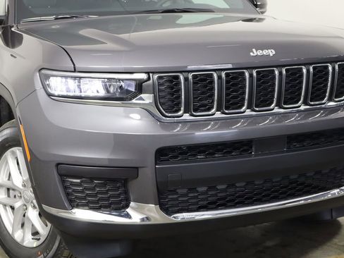 New 2026 Jeep Grand Cherokee L Laredo image 41