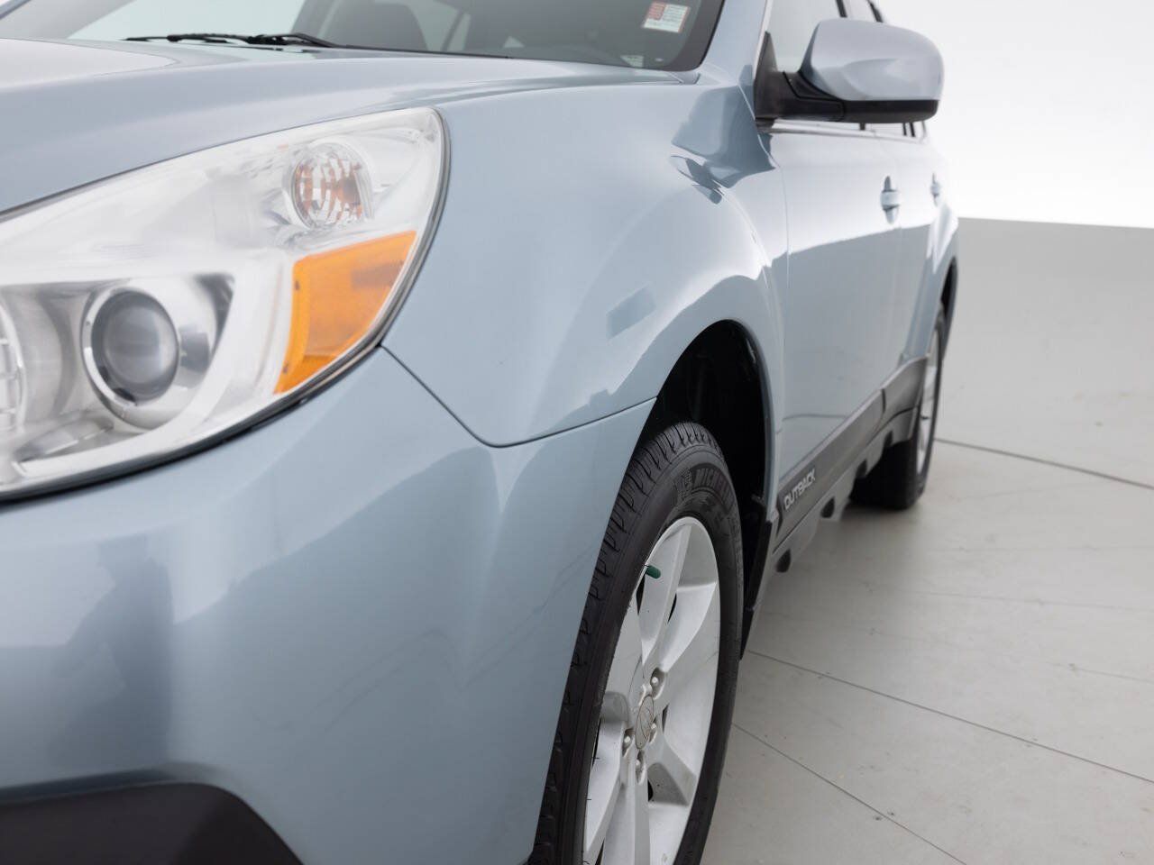 Used 2014 Subaru Outback 2.5i Premium AWD/4WD image 12