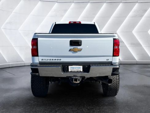 Used 2017 Chevrolet Silverado 2500 LT AWD/4WD image 4
