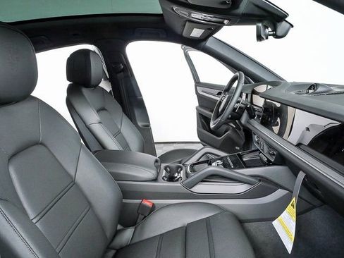 New 2026 Porsche Cayenne AWD image 24