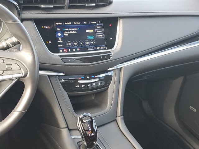 Used 2025 Cadillac XT6 Luxury w/ LPO, Floor Liner Package AWD/4WD image 32