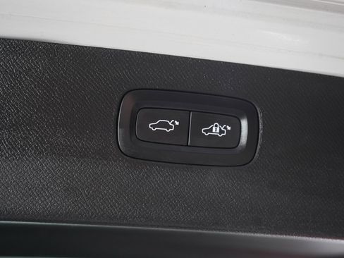Used 2023 Volvo XC90 B6 Plus w/ Protection Package Premier AWD/4WD image 10