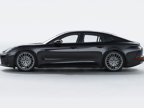 Certified 2025 Porsche Panamera 4 image 2