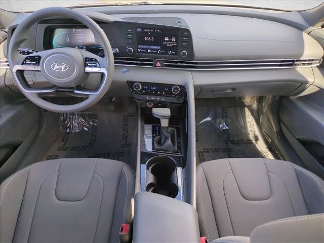 Used 2026 Hyundai Elantra Hybrid FWD image 16
