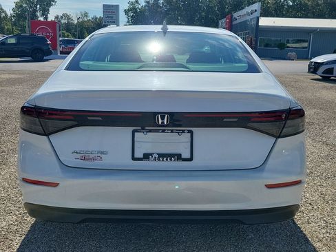 Used 2023 Honda Accord EX image 8