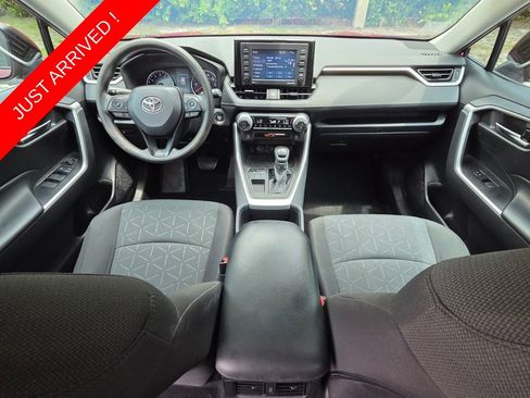 Used 2022 Toyota RAV4 XLE FWD image 4