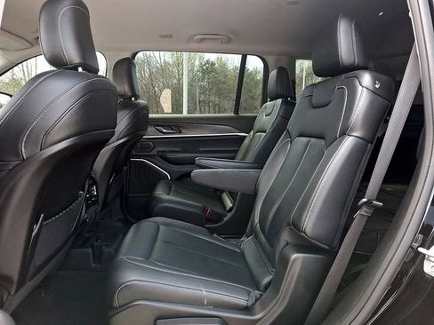 Used 2022 Jeep Grand Cherokee L Limited AWD/4WD image 10
