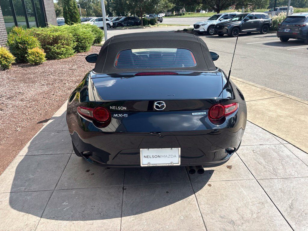 Used 2021 MAZDA MX-5 Miata Sport RWD image 6