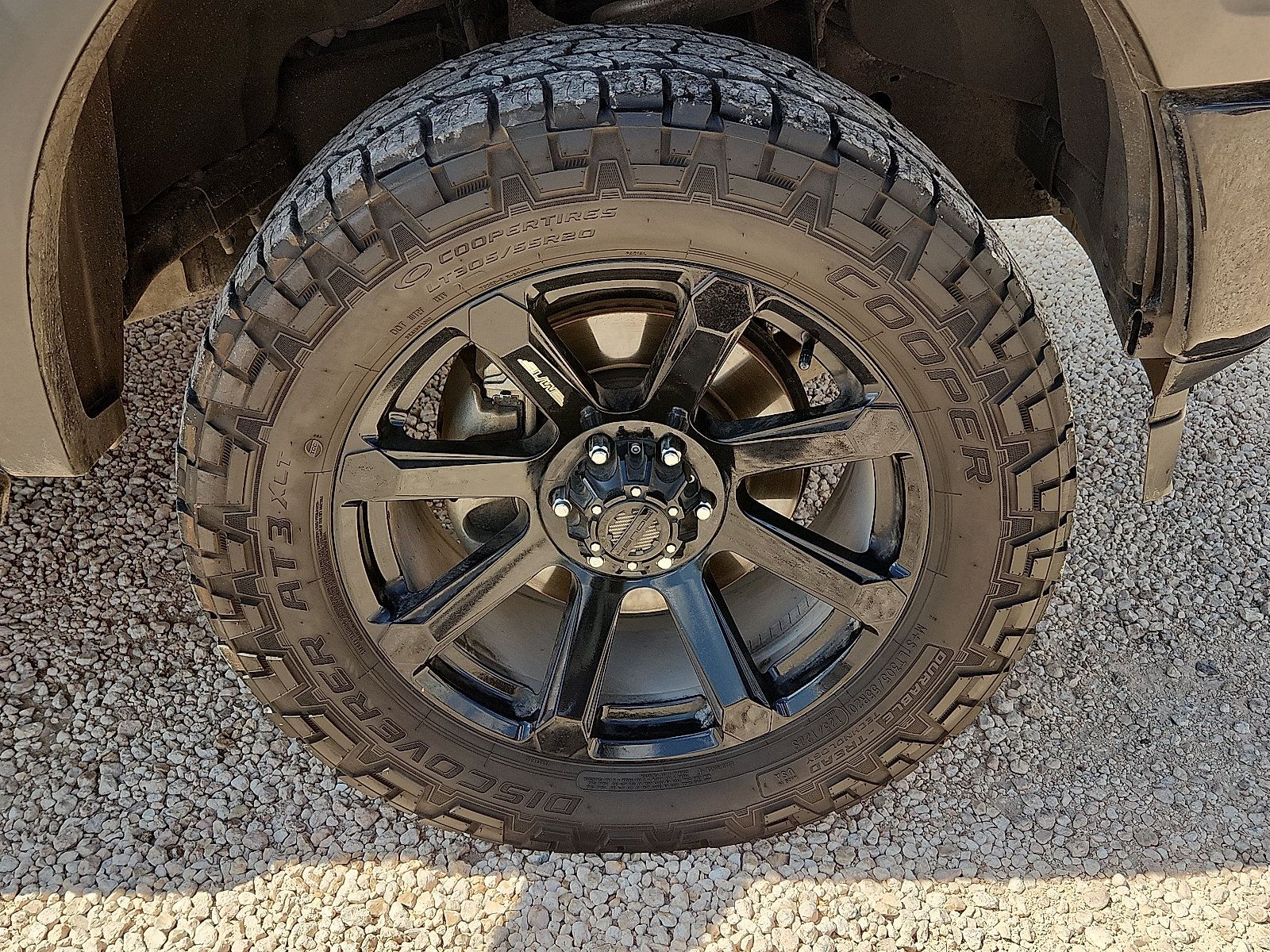 Used 2018 Ford F150 XLT w/ Equipment Group 302A Luxury AWD/4WD image 7