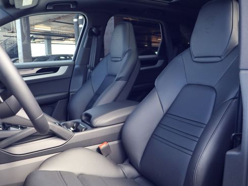 New 2026 Porsche Cayenne E-Hybrid AWD/4WD image 5