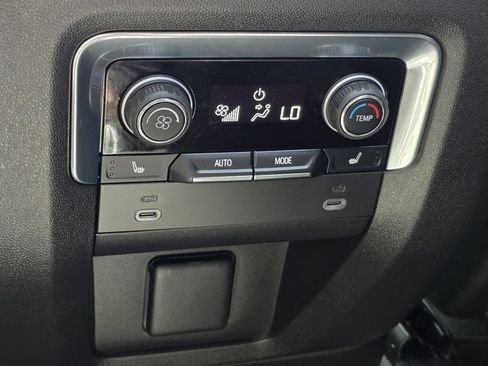 Used 2023 Chevrolet Tahoe High Country AWD/4WD image 32