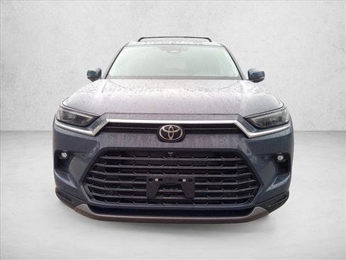 Used 2026 Toyota Grand Highlander FWD image 2