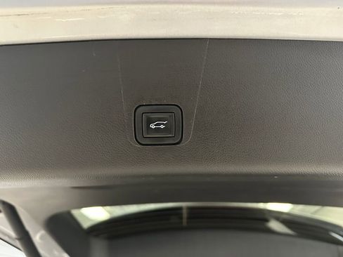 Certified 2022 Chevrolet Traverse Premier w/ LPO, Floor Liner Package image 27