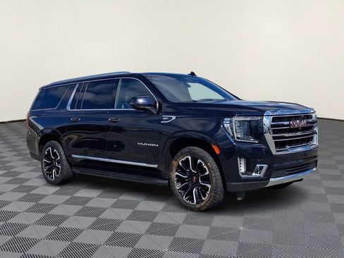 Used 2022 GMC Yukon XL SLT w/ SLT Premium Package image 1