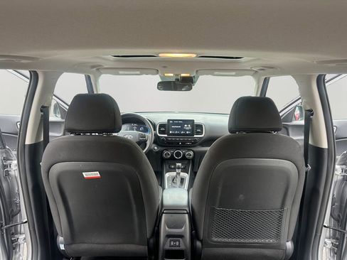 Used 2025 Hyundai Venue SEL FWD image 28