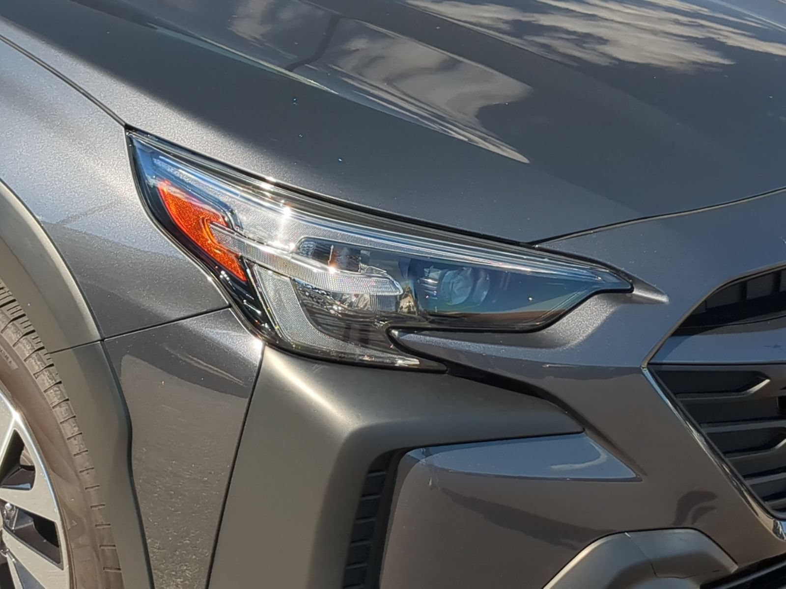 Certified 2025 Subaru Outback Premium AWD/4WD image 10