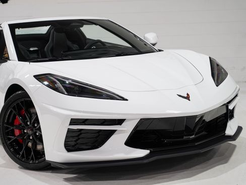 Used 2026 Chevrolet Corvette Stingray Convertible w/ Z51 Performance Package RWD image 25