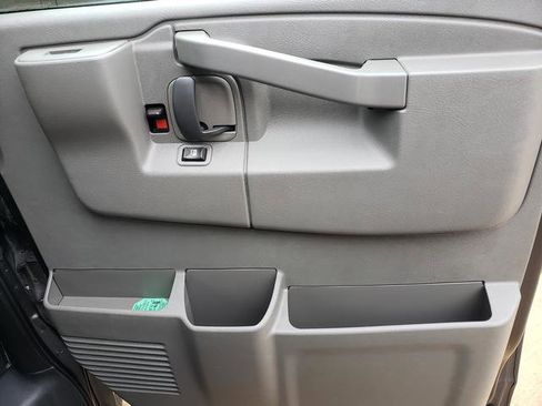 Used 2016 Chevrolet Express 3500 LT w/ LT Preferred Equipment Group image 17