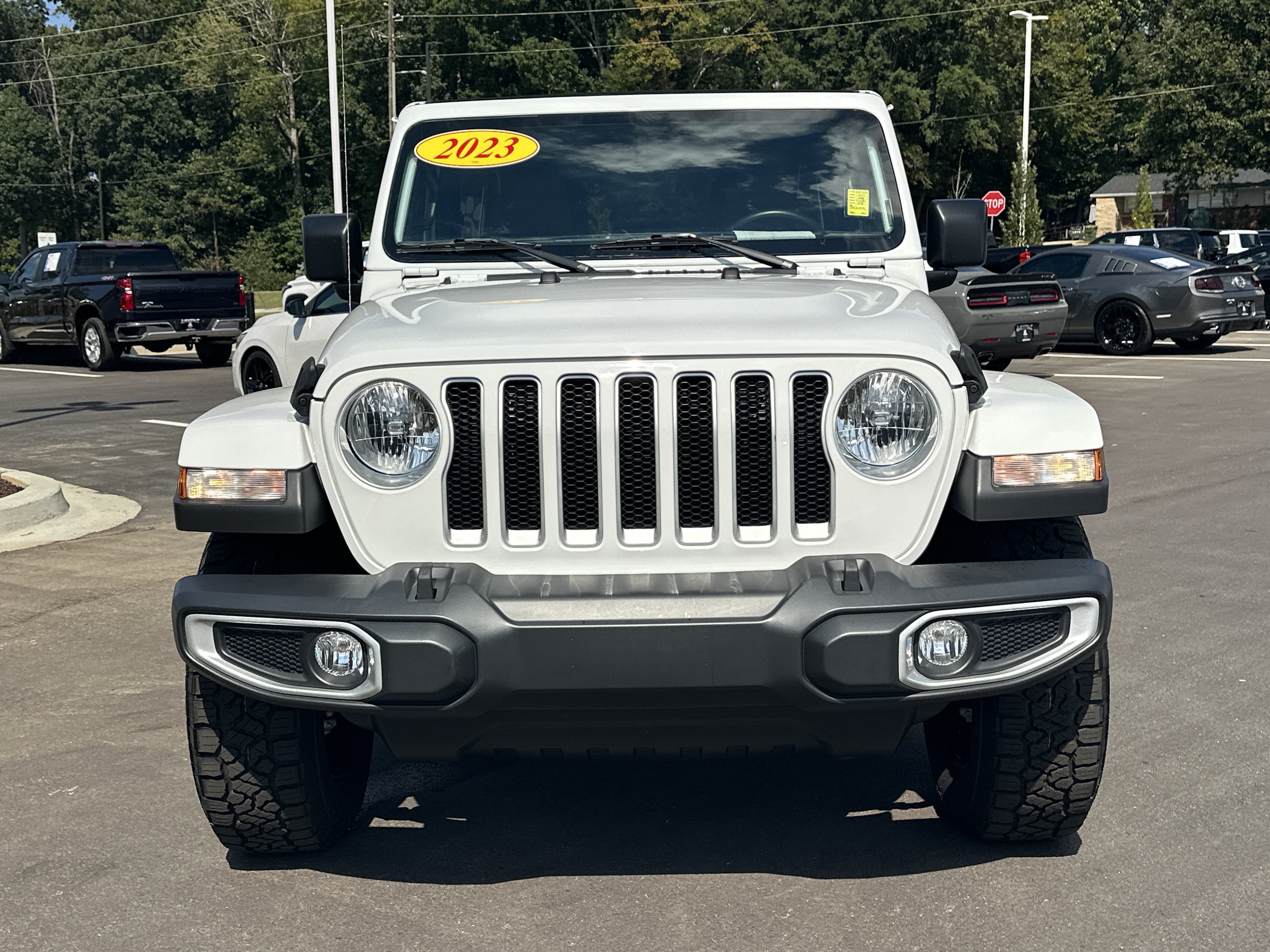 Used 2023 Jeep Wrangler Unlimited Sahara w/ Cold Weather Group AWD/4WD image 3