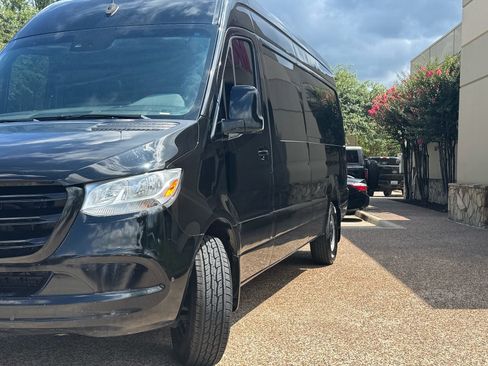 Used 2021 Mercedes-Benz Sprinter 2500 image 3