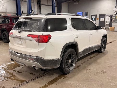 Used 2018 GMC Acadia SLT image 3