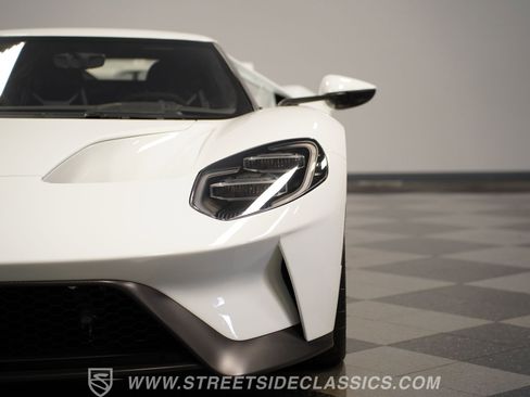 Used 2017 Ford GT RWD image 22