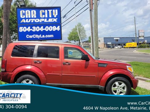 Used 2008 Dodge Nitro SXT image 3