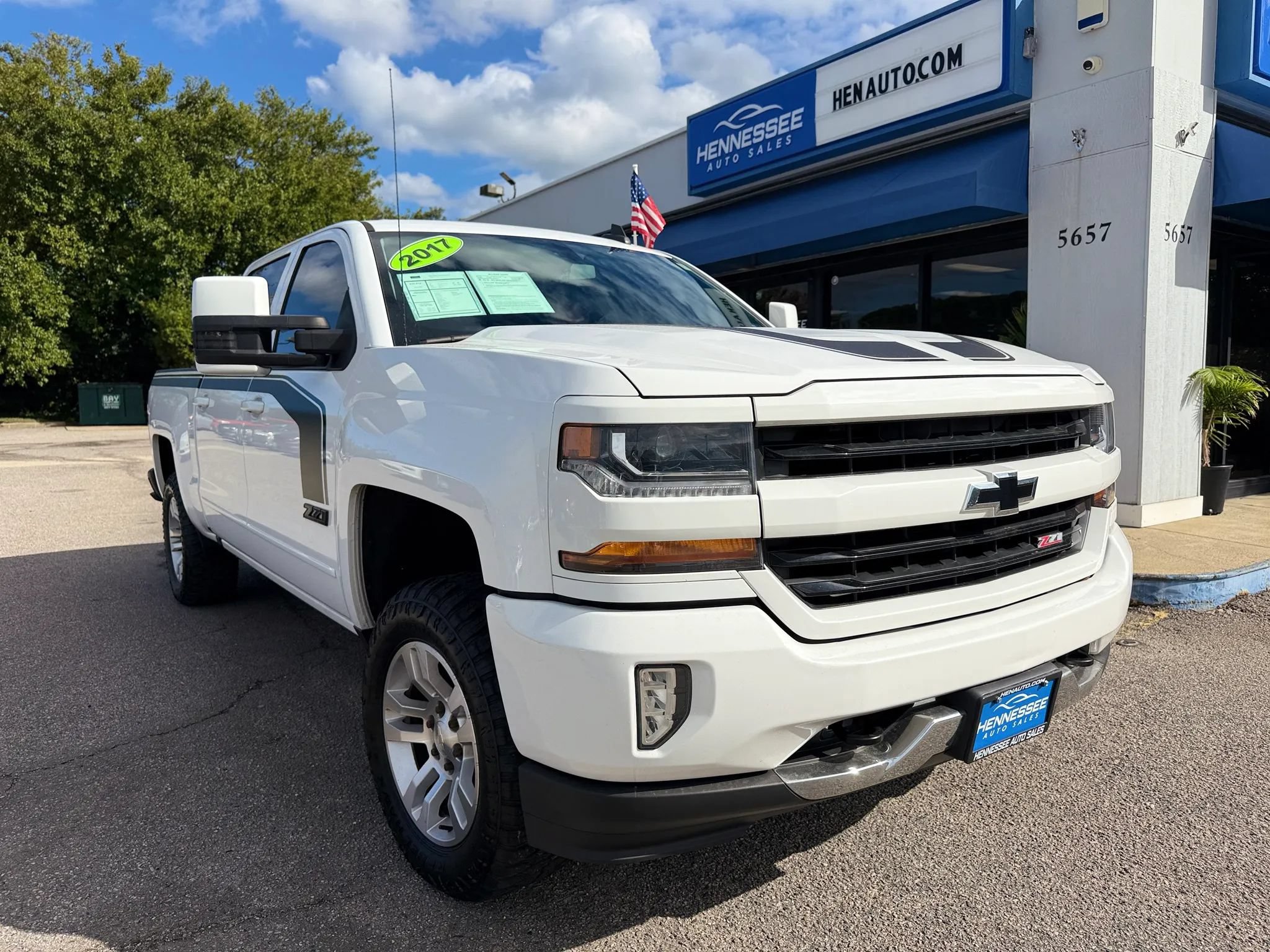 Used 2017 Chevrolet Silverado 1500 LT w/ Rally 2 Edition AWD/4WD image 13