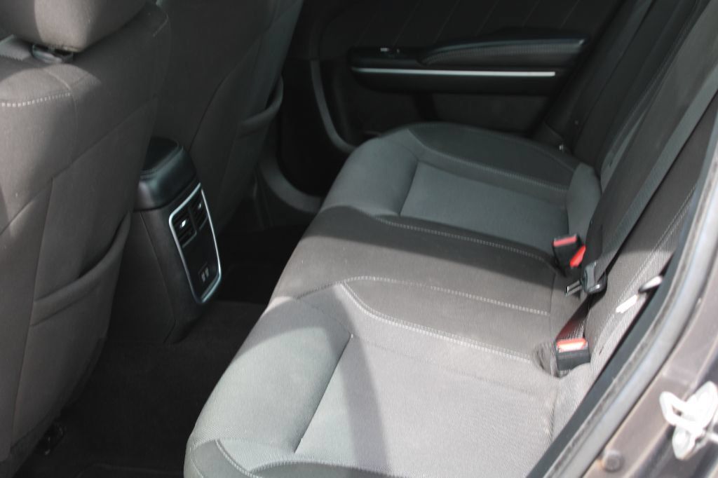 Used 2022 Dodge Charger SXT RWD image 15