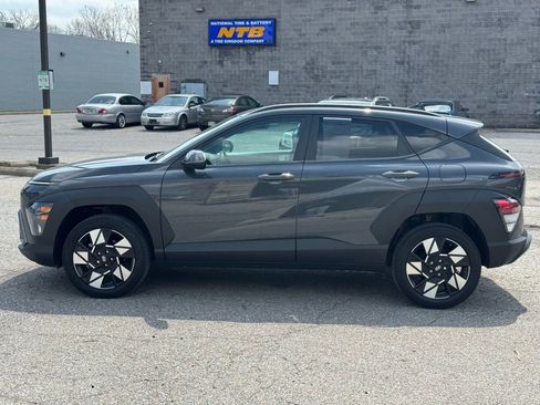 Used 2024 Hyundai Kona SEL image 2