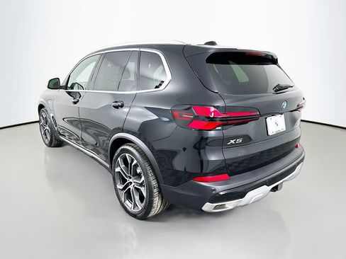 New 2026 BMW X5 xDrive50e image 7